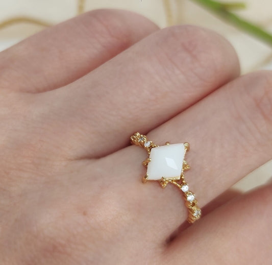 Diamond Shape Vintage Style Ring